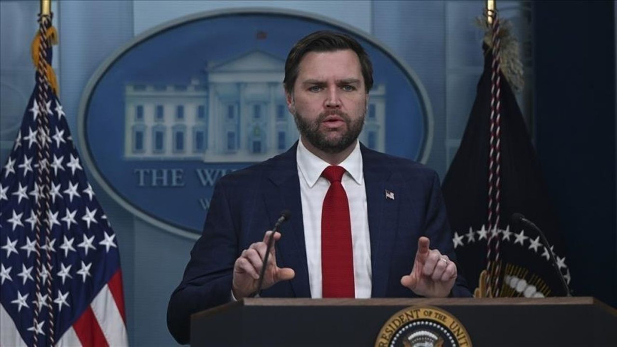 Vance’ten Trump’ın medya yasağına destek