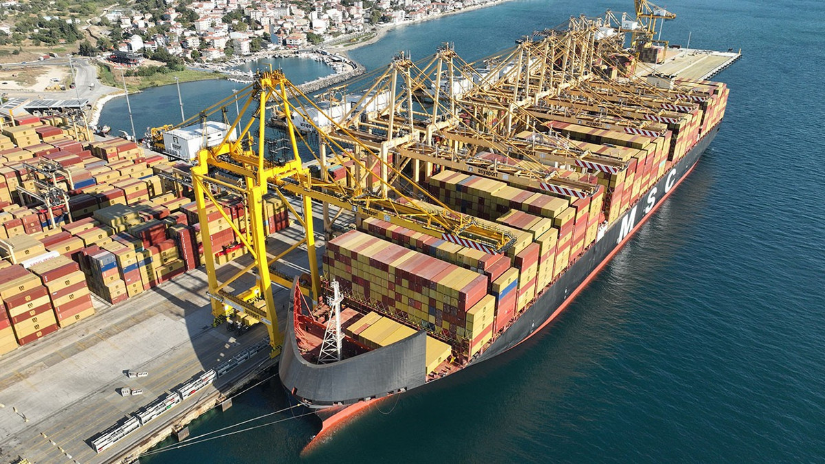 Türkiye'de limancılık rekoru: Tek gemide 22 bin 896 TEU