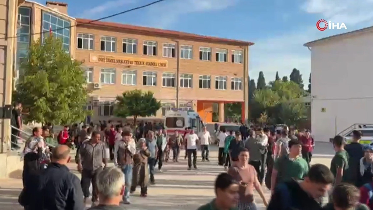 Manisa'da liseye silahlı saldırı: En az 4 öğrenci yaralandı