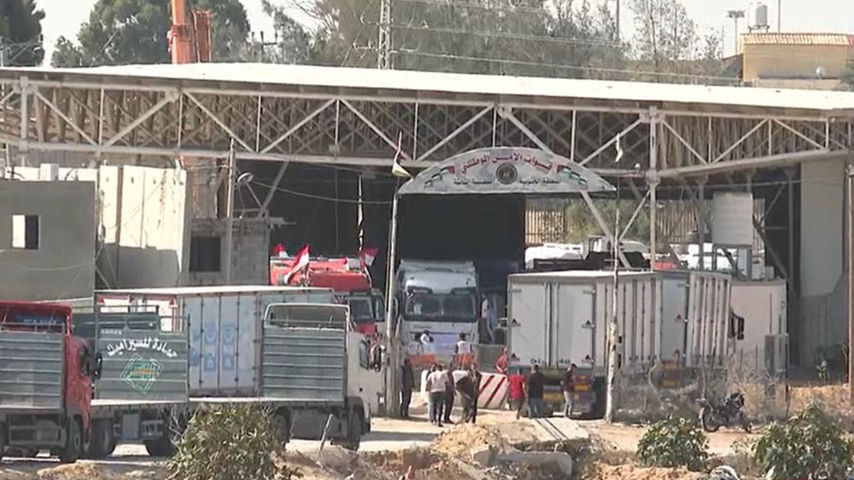 Gazze'nin Refah Sınır Kapısı yeniden açıldı