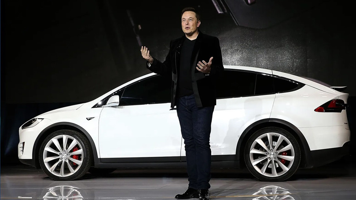 Elon Musk'ın açıklamaları Tesla hisselerini uçurdu! 1 yıl sonra rekor kırdı