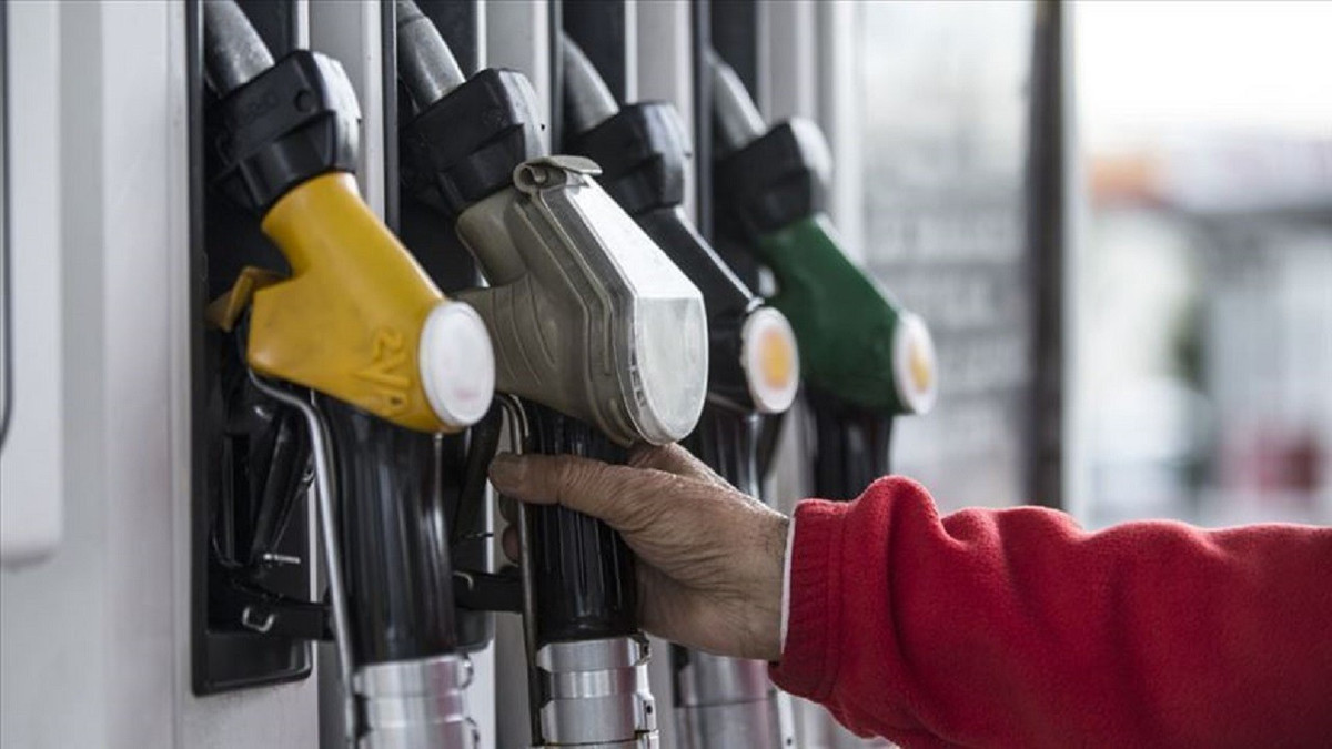 Akaryakıt fiyatlarında son durum! Benzin, motorin ve LPG'ye zam, indirim var mı? (13 Mayıs 2026)