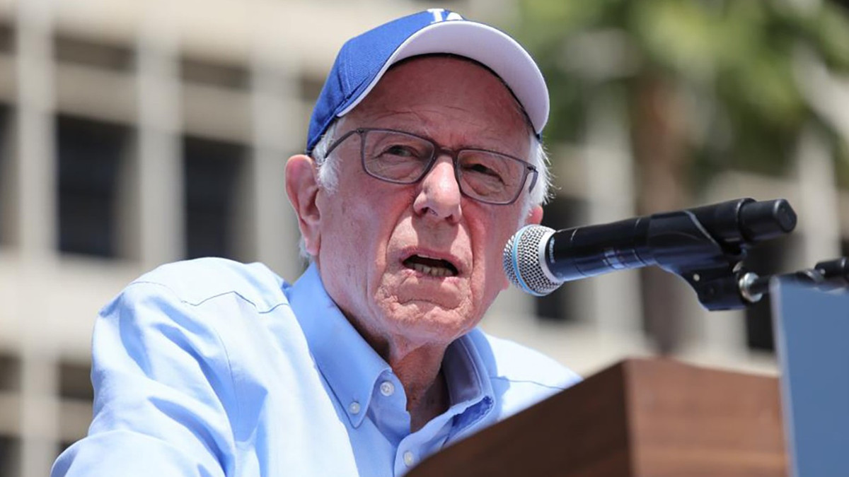 Senatör Sanders'tan 200 milyar dolarlık savaş bütçesine sert ret