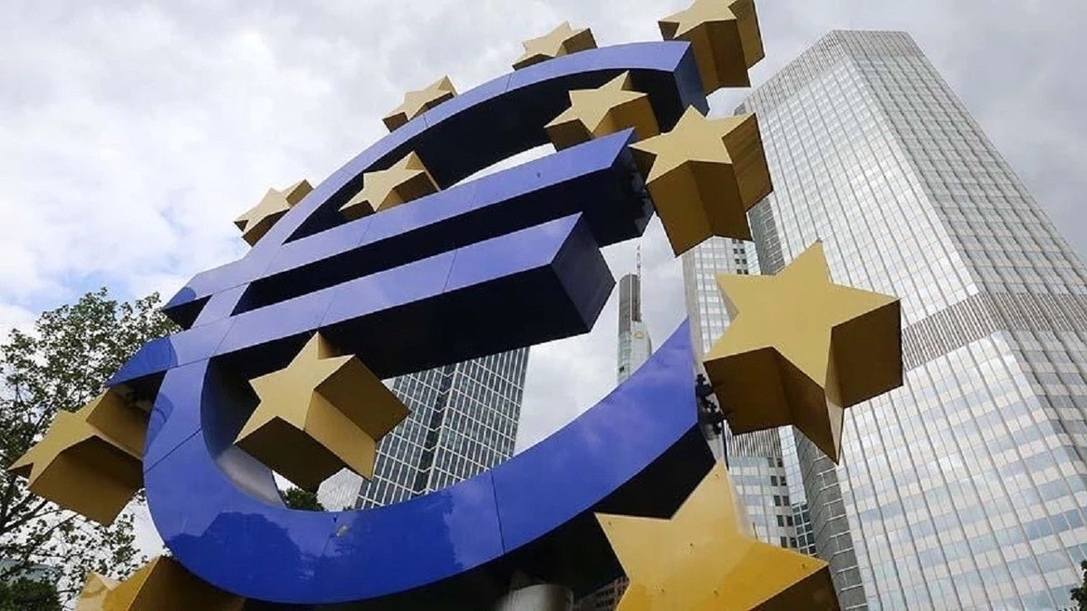 Euro Bölgesi'nde yıllık enflasyon kasımda beklentiyi aştı
