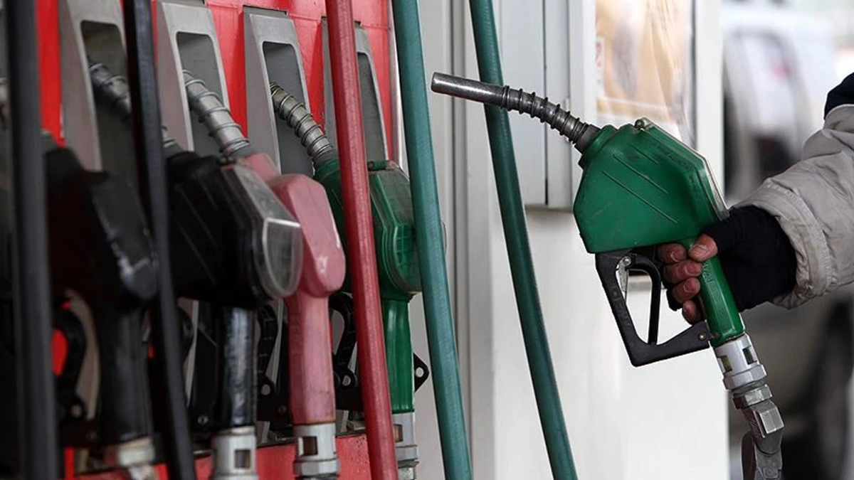 Akaryakıt fiyatlarında son durum! Benzin, motorin ve LPG'ye zam, indirim var mı? (25 Aralık 2025)