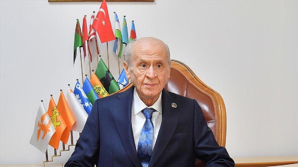 Devlet Bahçeli'den Ahmet Özer hakkındaki karara tepki