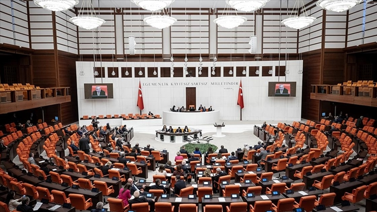 Teklif Meclis'ten geçti: En düşük emekli aylığı 20 bin TL oldu