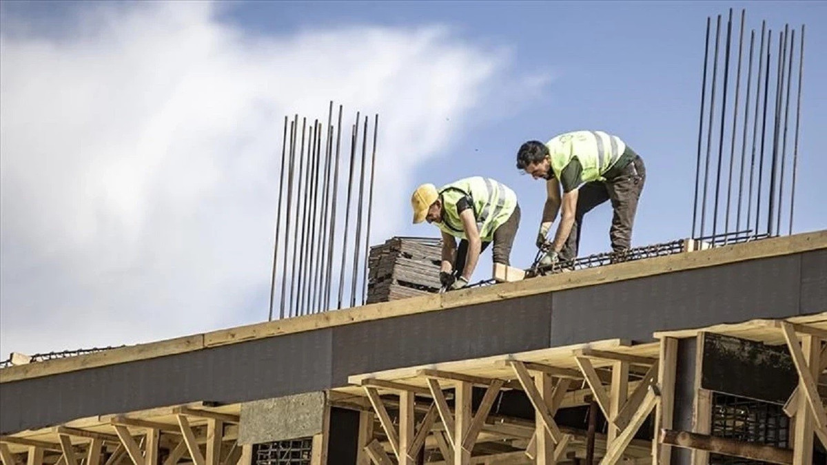 DİSK-AR: İşçiler 2025'te enflasyon ve vergi nedeniyle 2,5 trilyon lira kaybetti