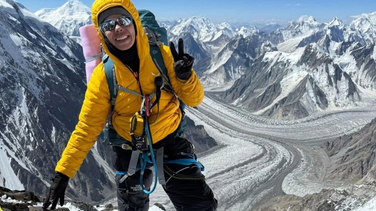 Dünyanın en yüksek 2.dağına tırmanıp tarihe geçen Türk kadın dağcı o anları anlattı