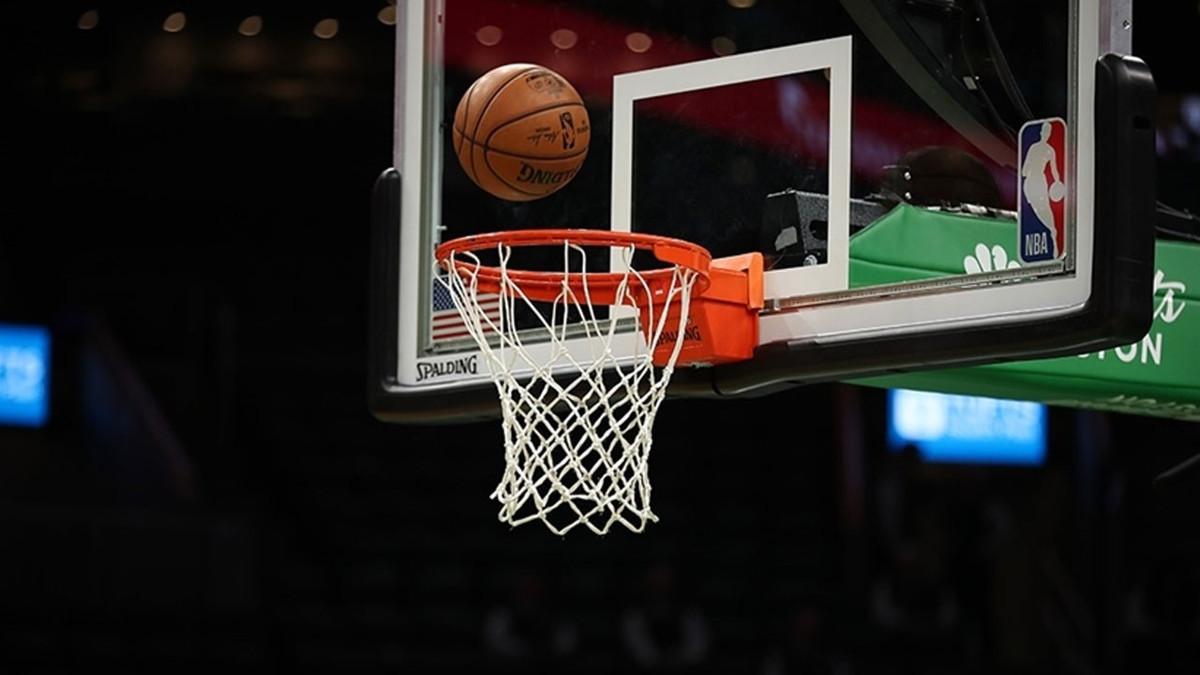 NBA Kupası'nın sahibi San Antonio Spurs'ü yenen New York Knicks oldu