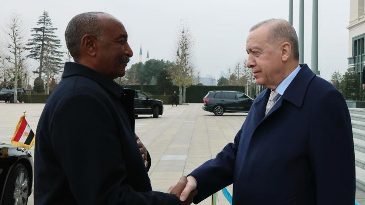 Cumhurbaşkanı Erdoğan, Sudan Egemenlik Konseyi Başkanı Burhan ile bir araya geldi