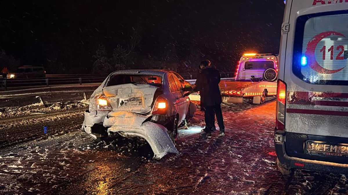 TEM’in Bolu geçişinde zincirleme kaza: 7 araç birbirine çarptı