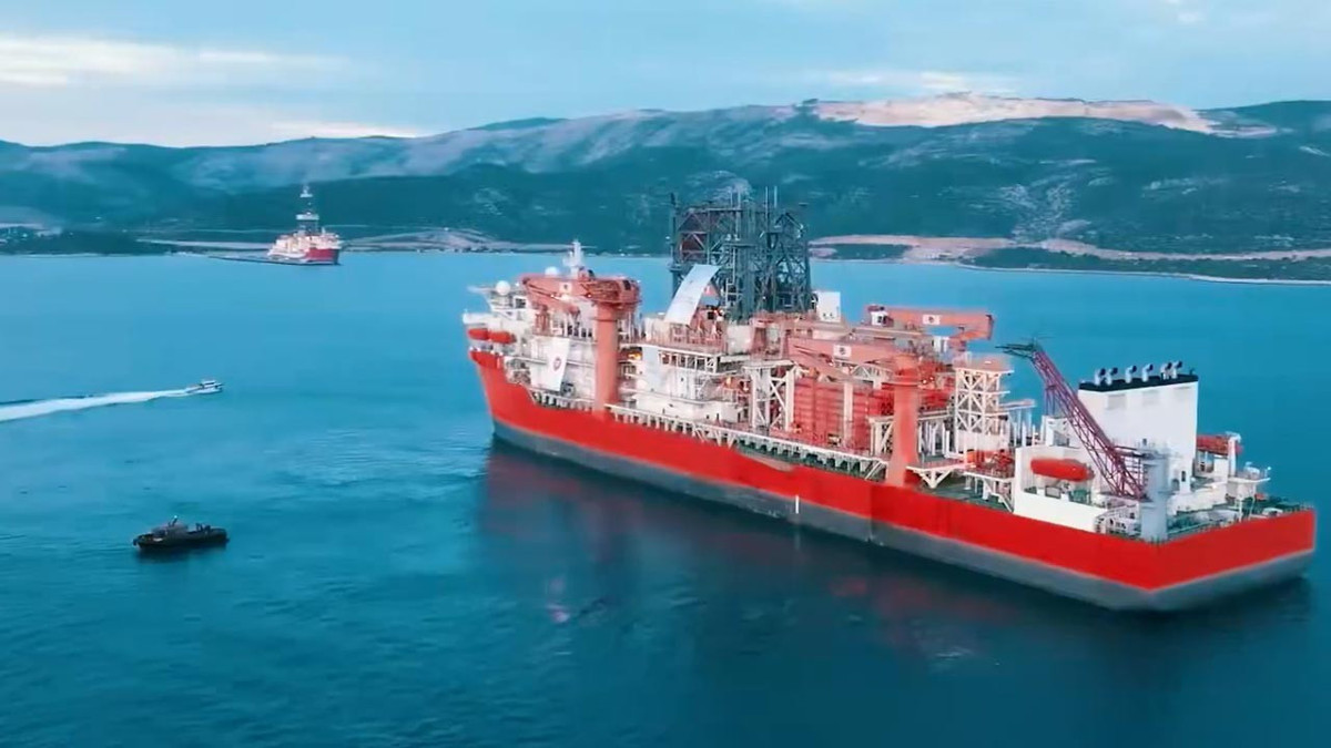 Bakan Bayraktar: Dünyanın en büyük 4. derin deniz sondaj filosuna sahibiz