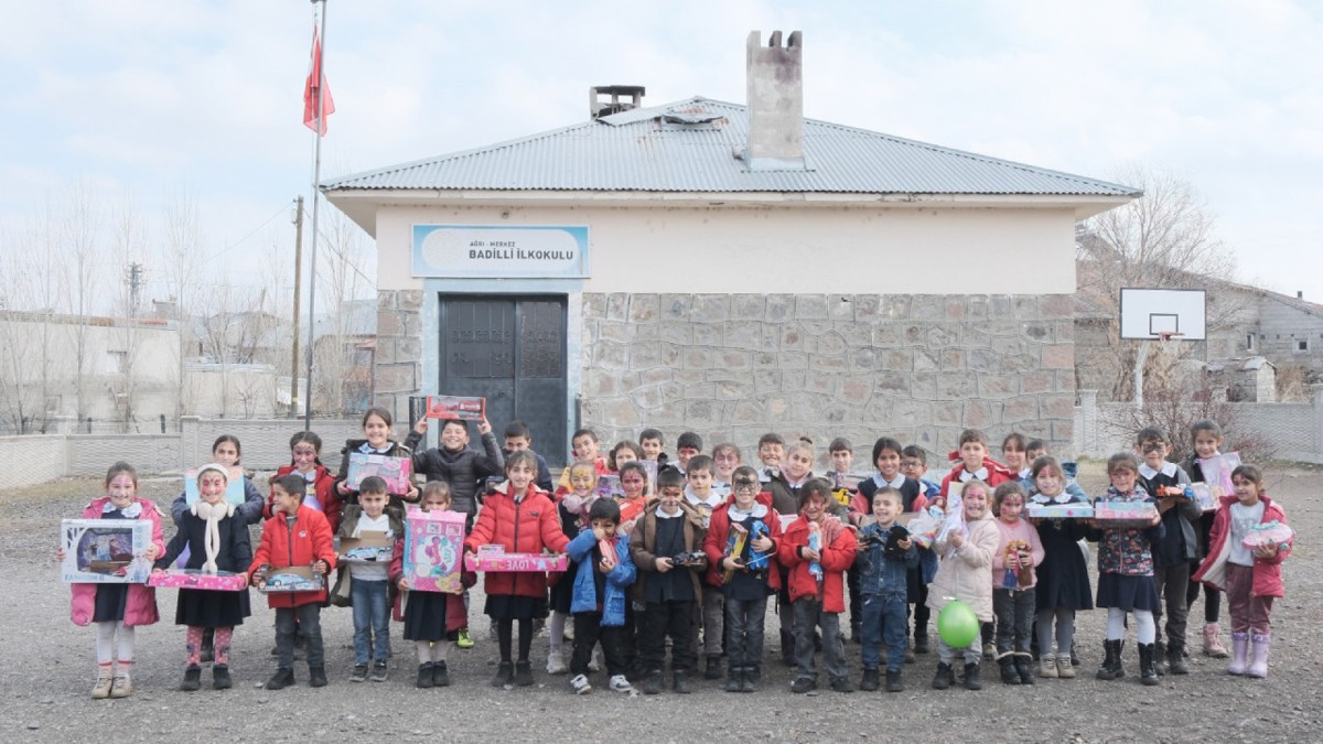 IC Mutluluk Harekatı binlerce çocuğa umut oldu