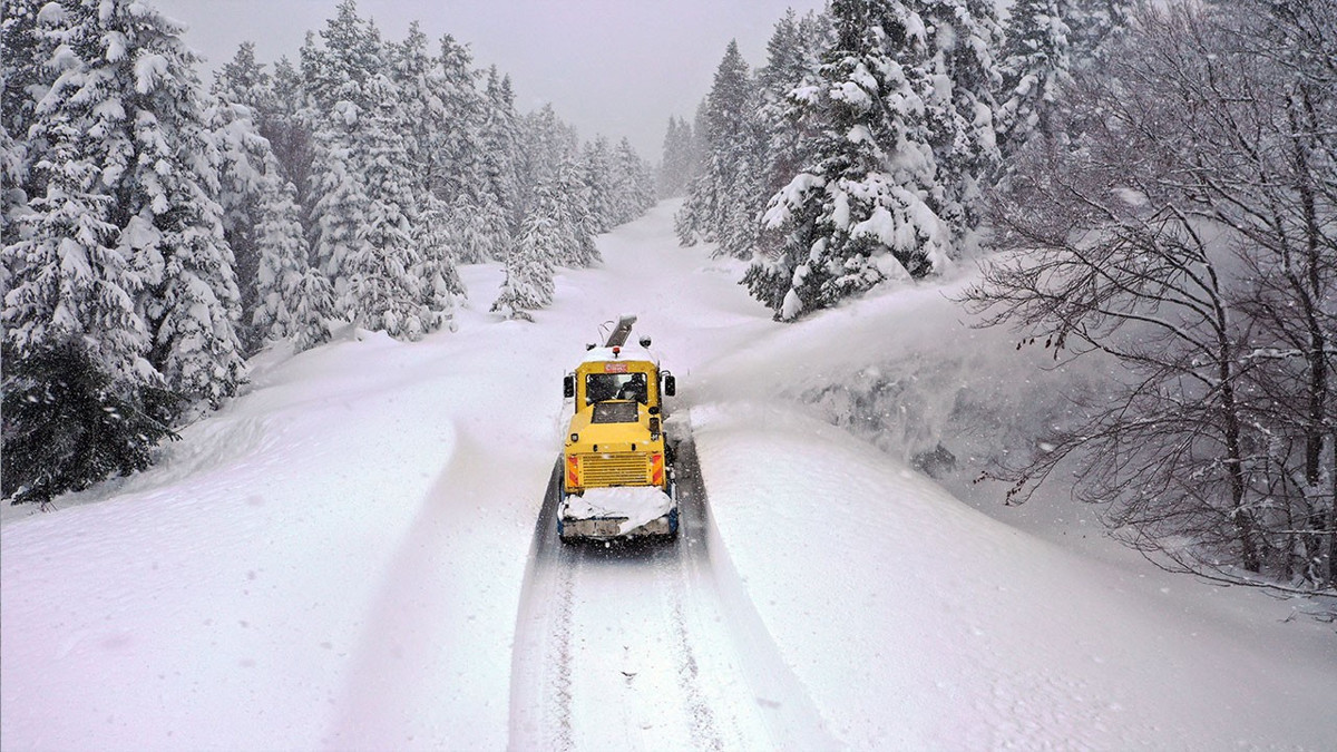 Yurt genelinde kar ve dondurucu soğuk etkisini sürdürüyor: 63 ilde kar yağışı, 31 il için sarı kodlu uyarı