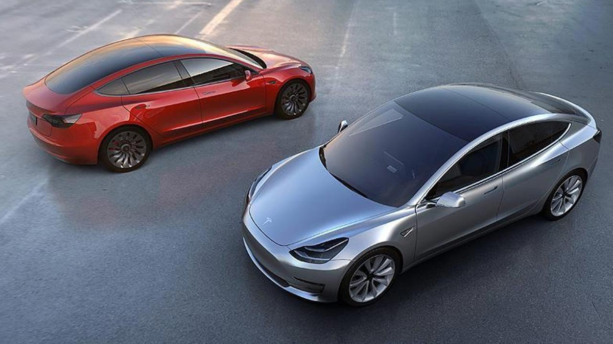 Tesla'nın otomobil teslimatları son çeyrekte düştü