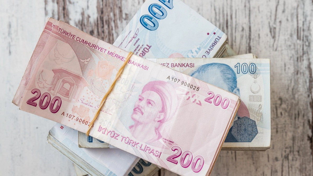 Yaşlı ve engelli aylıkları hesaplara yatırılmaya başlandı