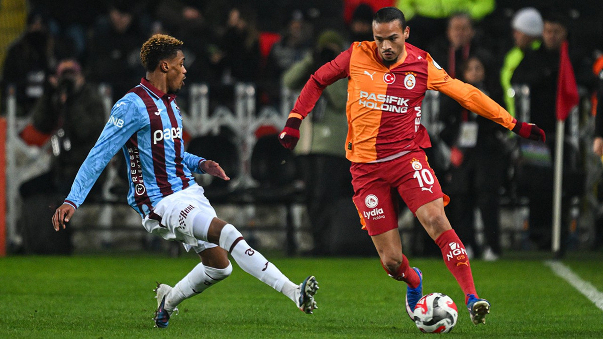 Turkcell Süper Kupa yarı finalinde Galatasaray Trabzonspor'u 4-1 yendi