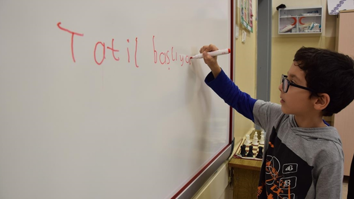 15 TATİL TARİHİ: Yarı yıl tatili ne zaman?