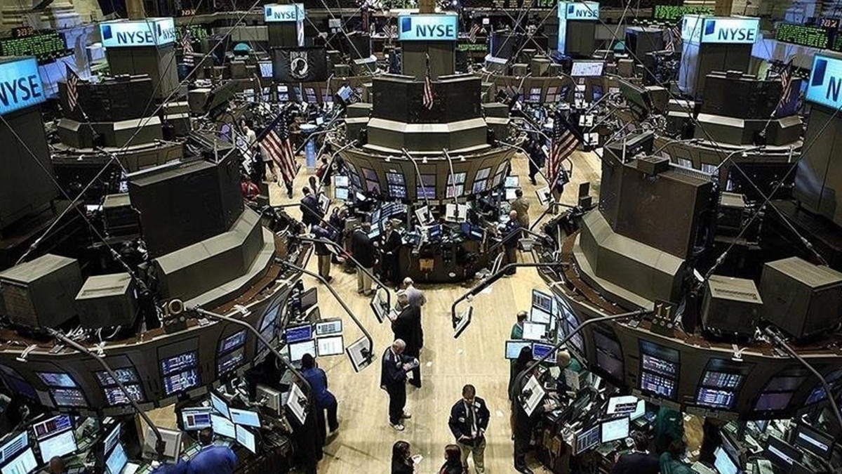 New York borsası karışık seyirle açıldı