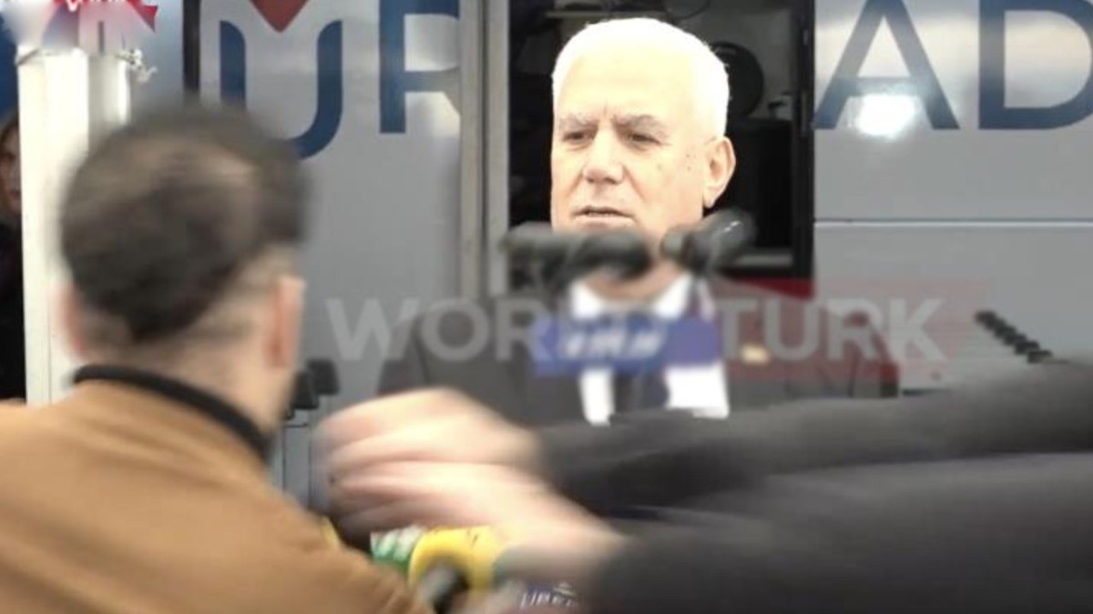 Bursa’da Belediye Başkanı Mustafa Bozbey'e saldırı girişimi kamerada