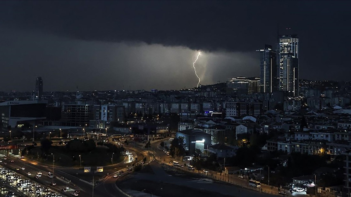 İstanbul Valiliğinden fırtına ve sağanak uyarısı