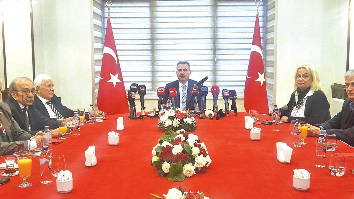 İzmir Valisi El­ban: "İzmir'in geleceği için deniz suyunu arıtmalıyız"