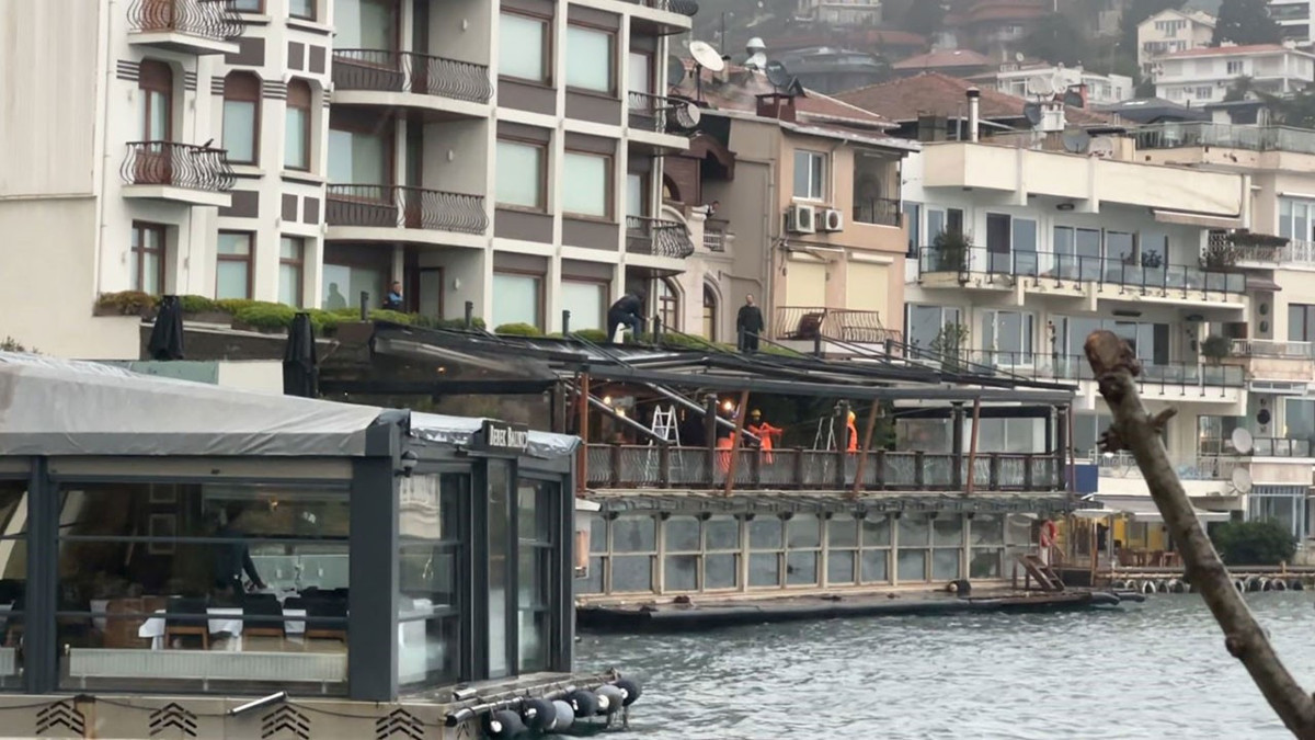 Bebek Otel'de kaçak bölümler yıkılıyor