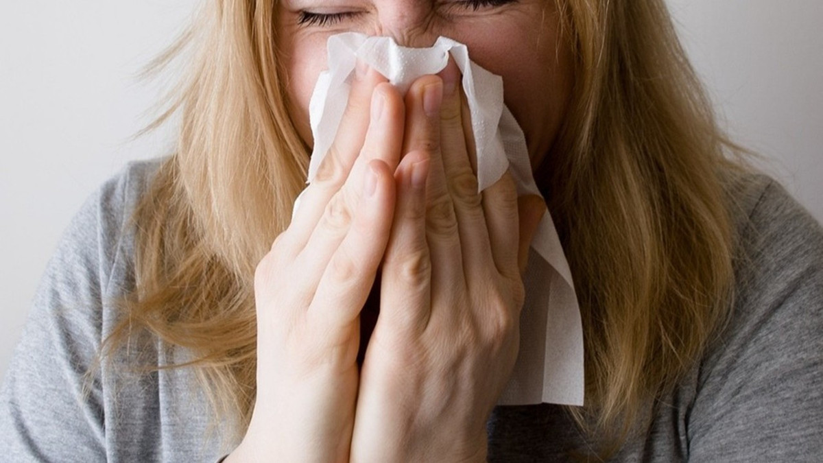 Üç virüs aynı anda yayılıyor! Uzmandan önemli uyarılar