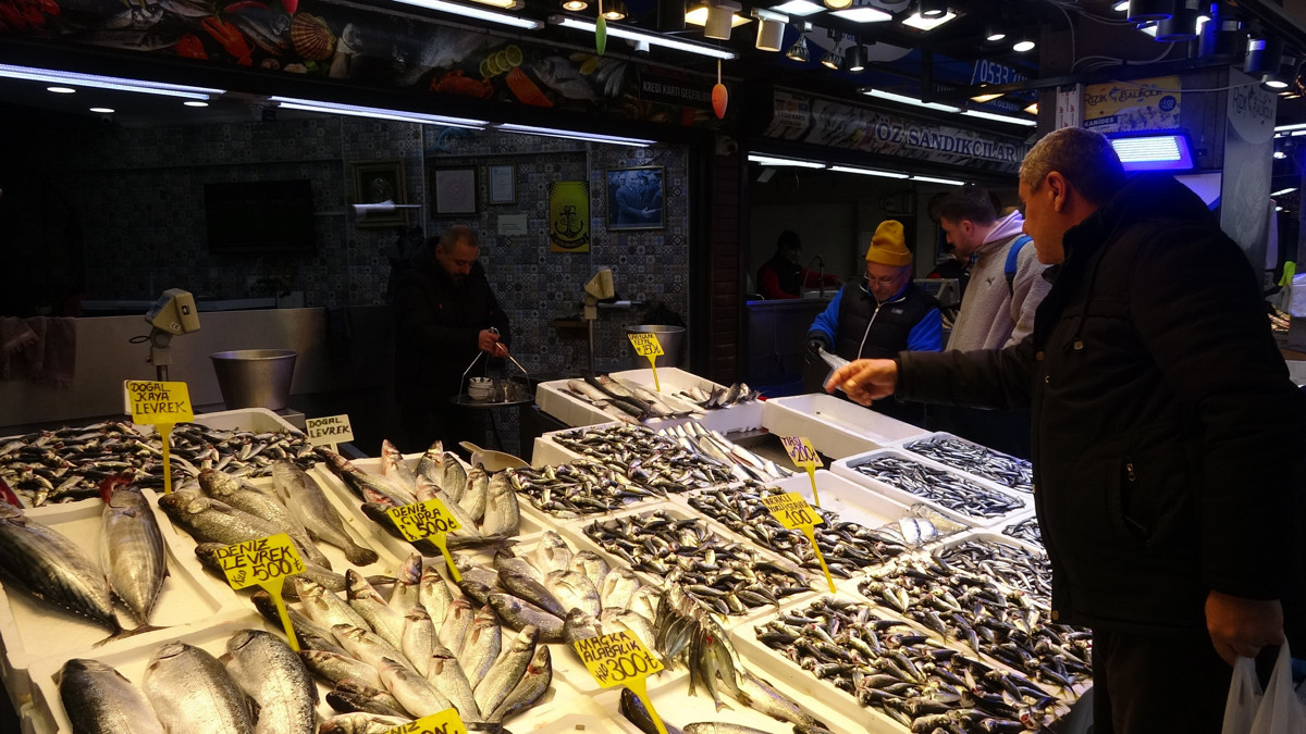 Soğuk hava balığa talebi artırdı: Tezgâhlarda istavrit öne çıkıyor
