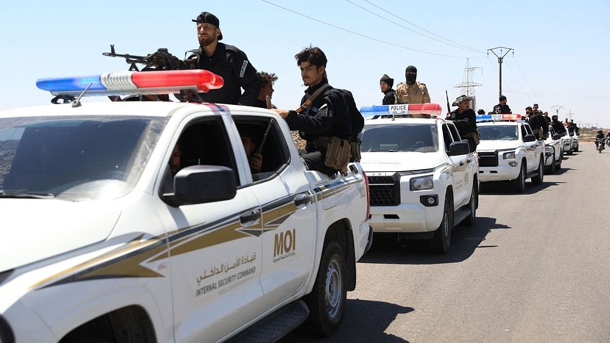 Suriye İçişleri Bakanlığı: Anlaşma kapsamında birliklerimiz Deyrizor'un doğu kırsalına girmeye başladı