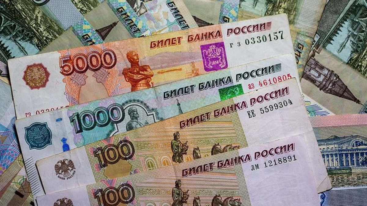 Rusya'nın federal bütçesi geçen yıl 5,6 trilyon ruble açık verdi