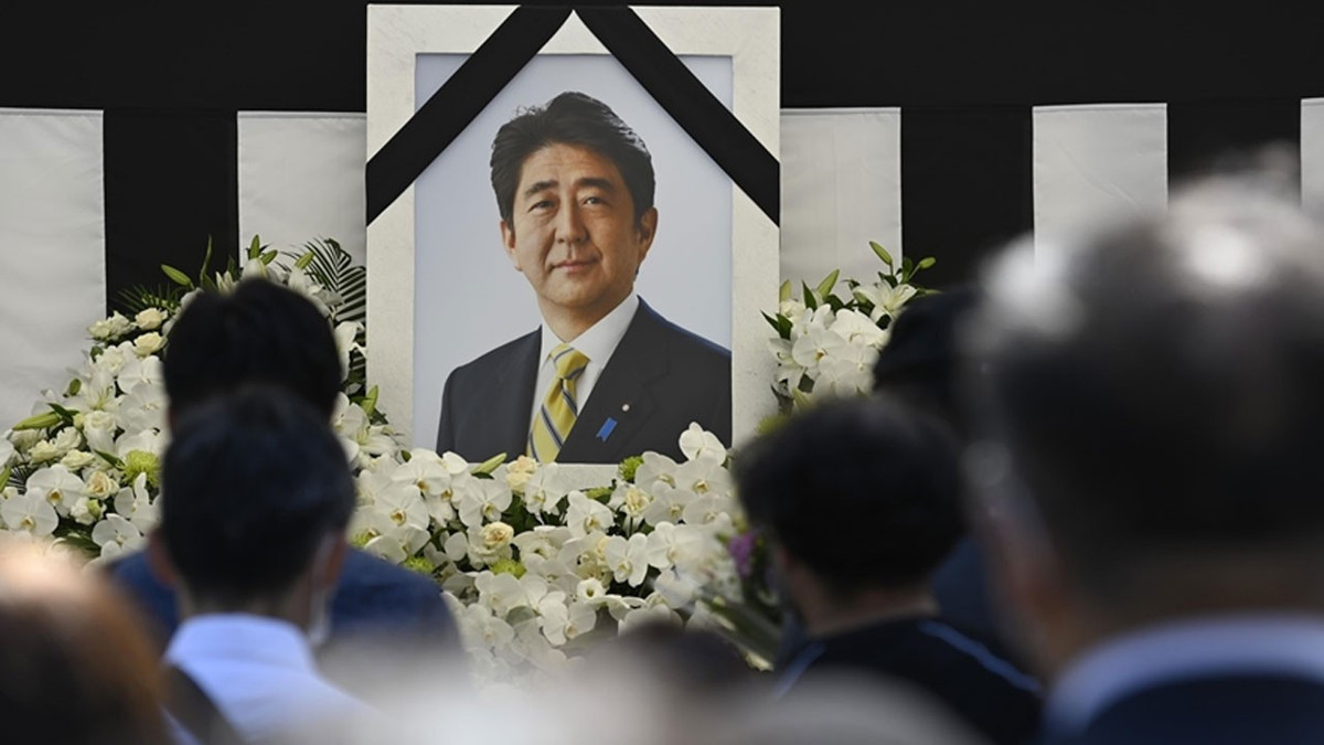 Eski Japonya Başbakanı Abe'nin katil zanlısına ömür boyu hapis cezası verildi