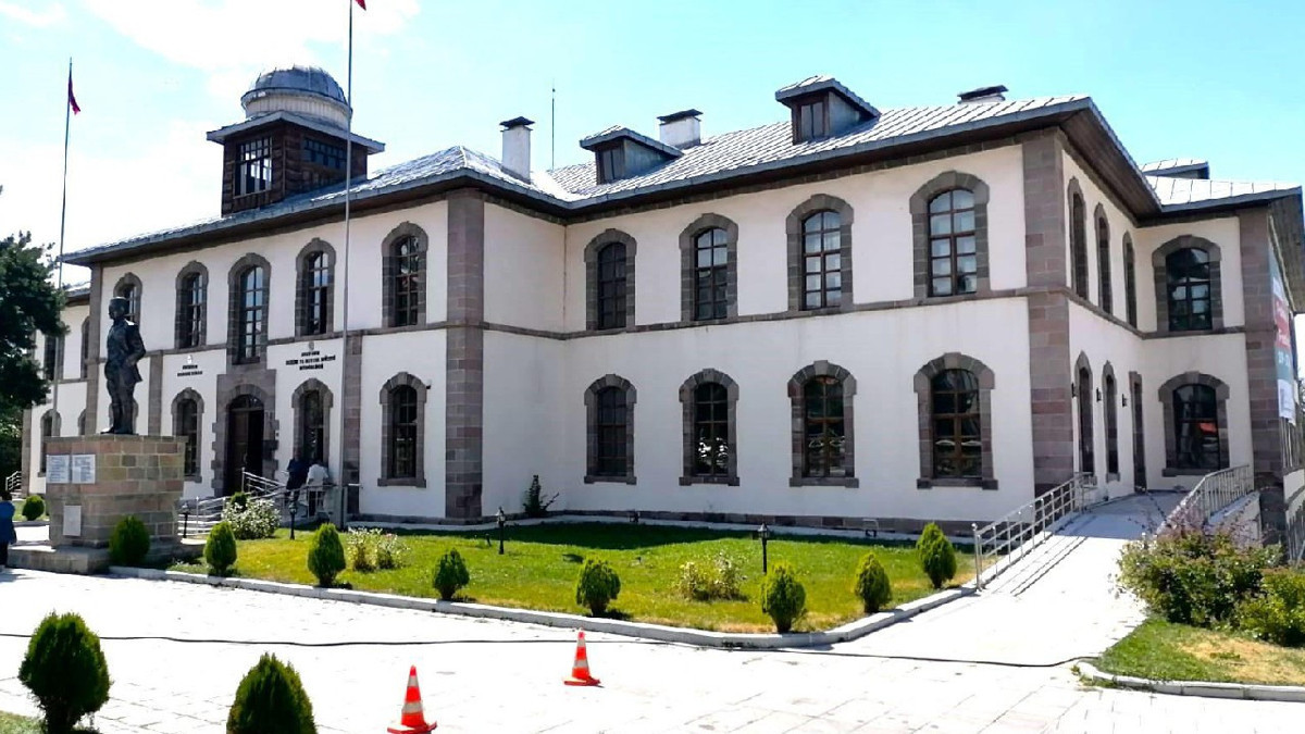 Erzurum Kongre Binası yıkılmayacak, güçlendirilerek restore edilecek