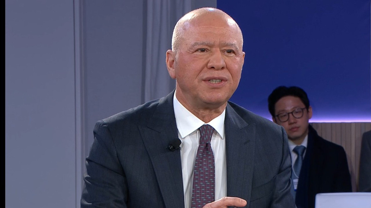 Koç Holding CEO’su Çakıroğlu Davos’ta duyurdu: Sanayide Yapay Zekâ Dönüşümü küresel tescil aldı