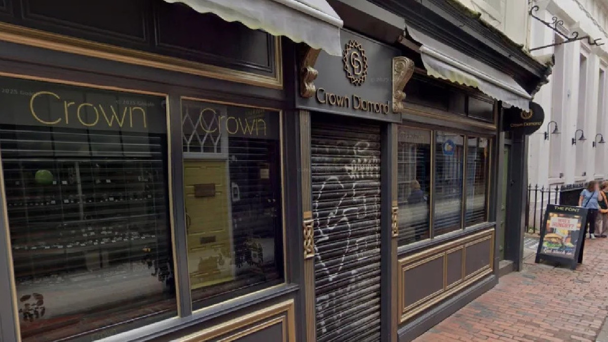 İki kuyumcu kepenk indirip kayboldu, müşteriler şokta