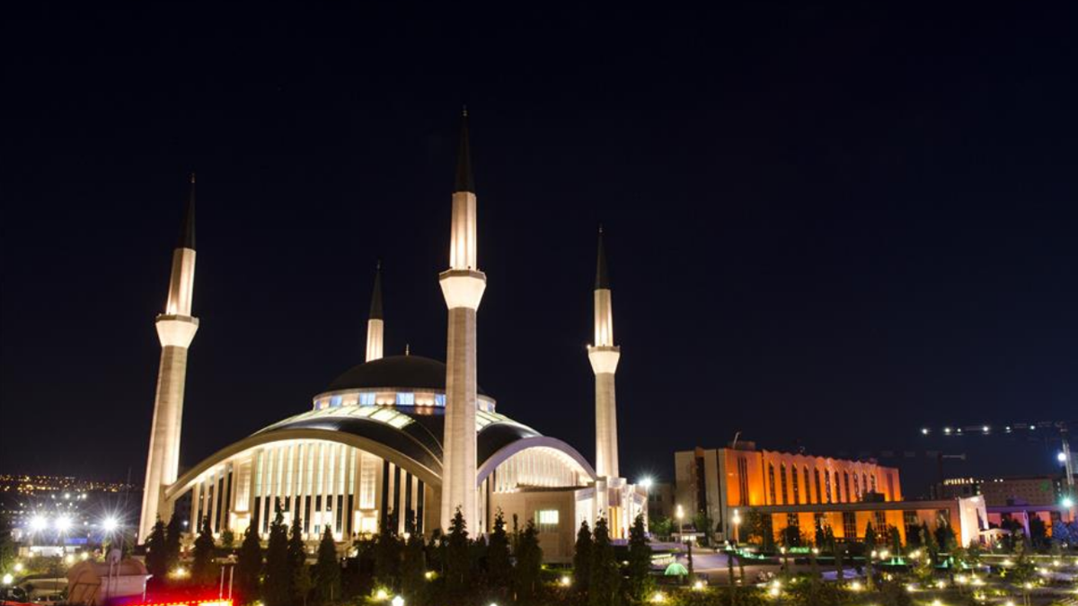 Bugün kandil mi? Berat Kandili ne zaman idrak edilecek?