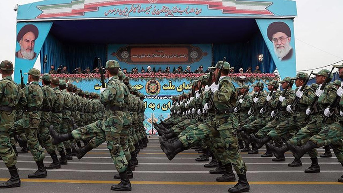 Sular ısındı! İran: Elimiz tetikte bekliyoruz