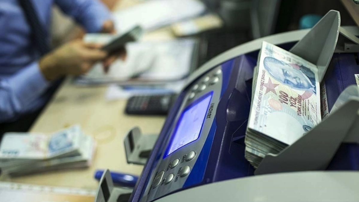 Bayram ikramiyesi arttı mı? Emekli bayram ikramiyesi kaç lira oldu?