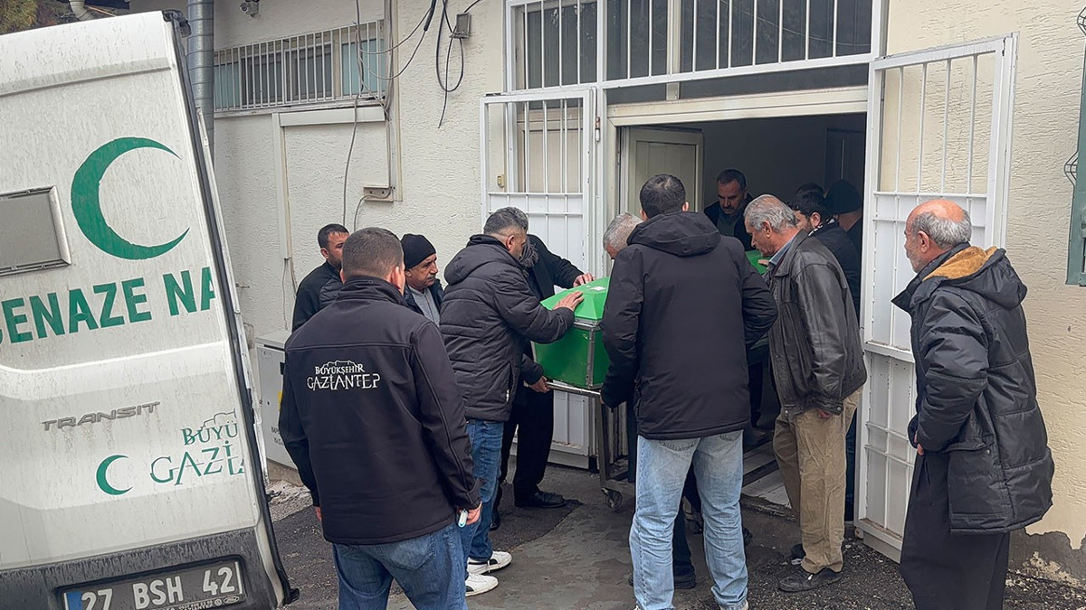 Yeni otomobilleriyle dönüş yolundayken feci kaza: 3 kardeş hayatını kaybetti