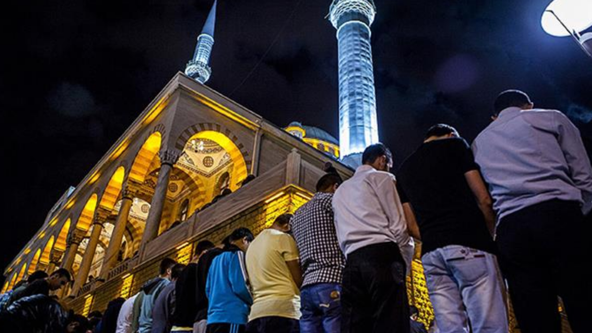 Bugün kandil mi? Berat Kandili ne zaman, hangi gün?