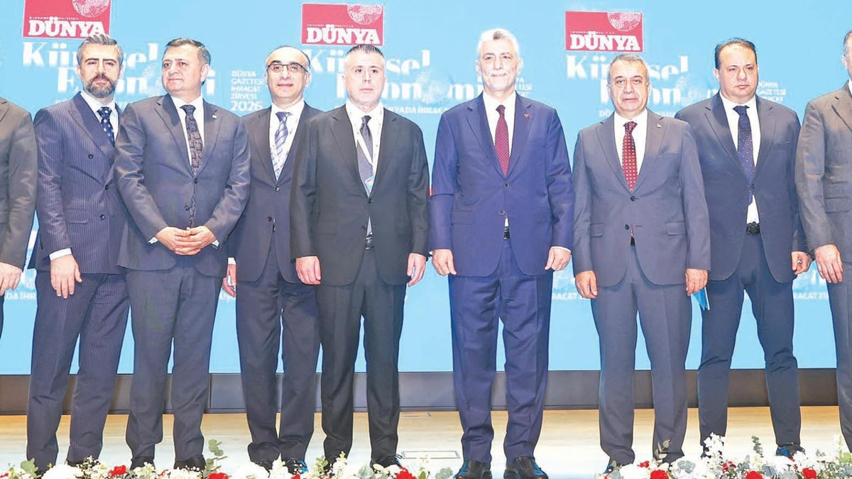 Bakan Bolat Dünya'nın Zirvesi'nde iş dünyasına seslendi: İhracat kırmızı çizgimiz, hedefimiz 500 milyar dolar