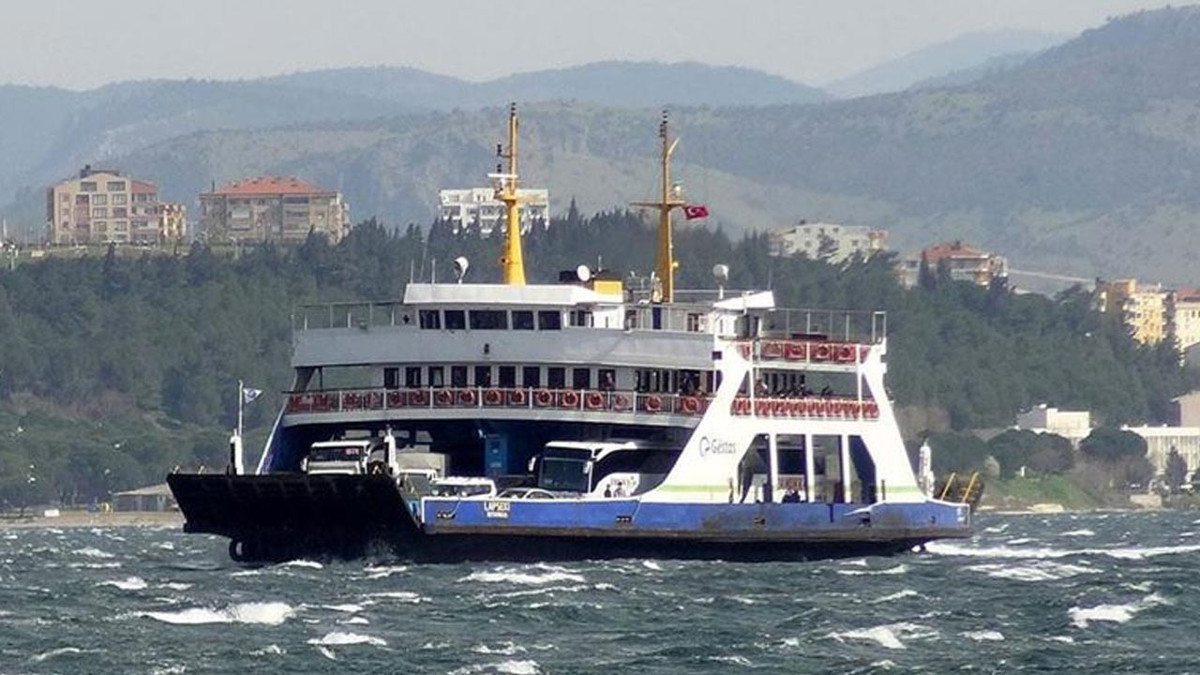 Güney Marmara'da feribot seferleri iptal edildi