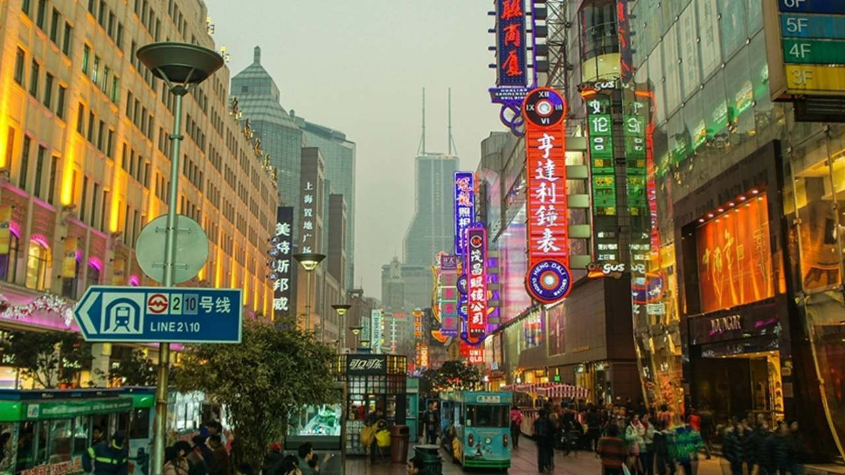 Çin'de ekonomik aktivite yeni yıla daralmaya başladı