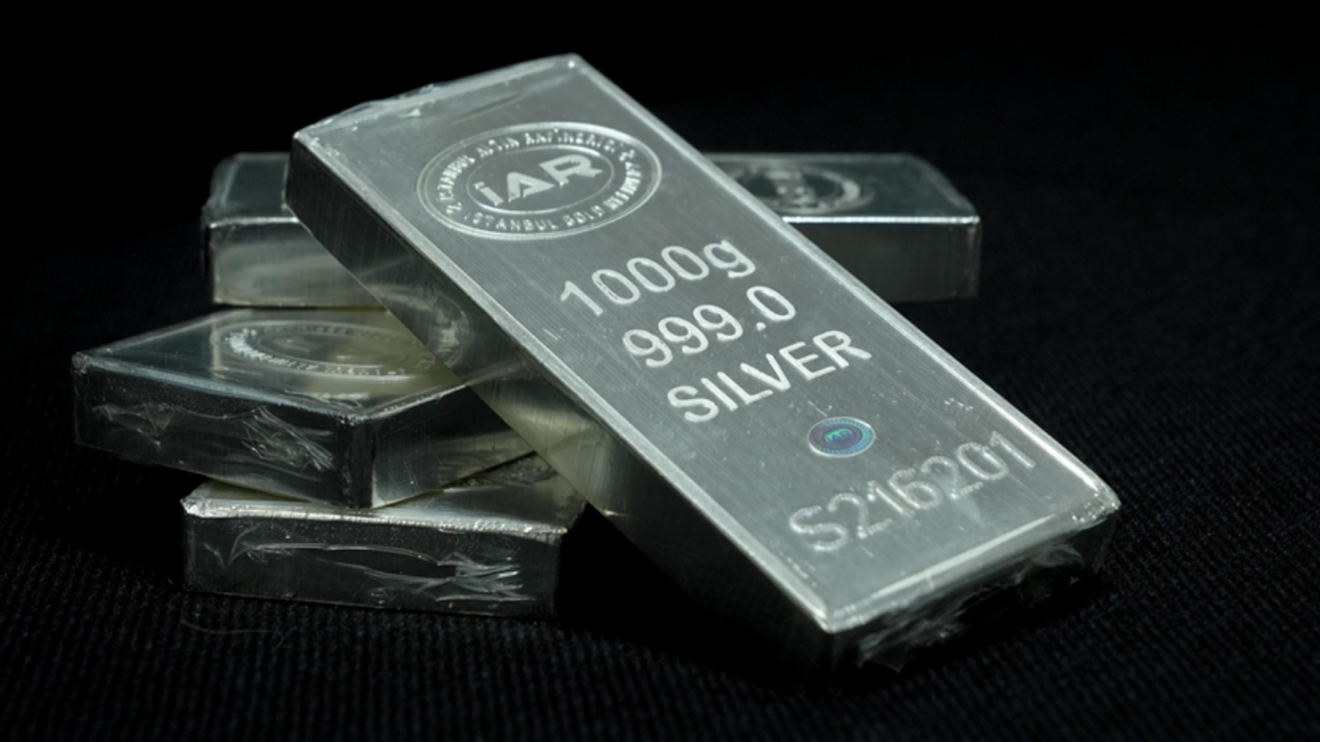 Gümüş düştü mü, neden düşüyor? Gümüş daha düşecek mi, yükselir mi?