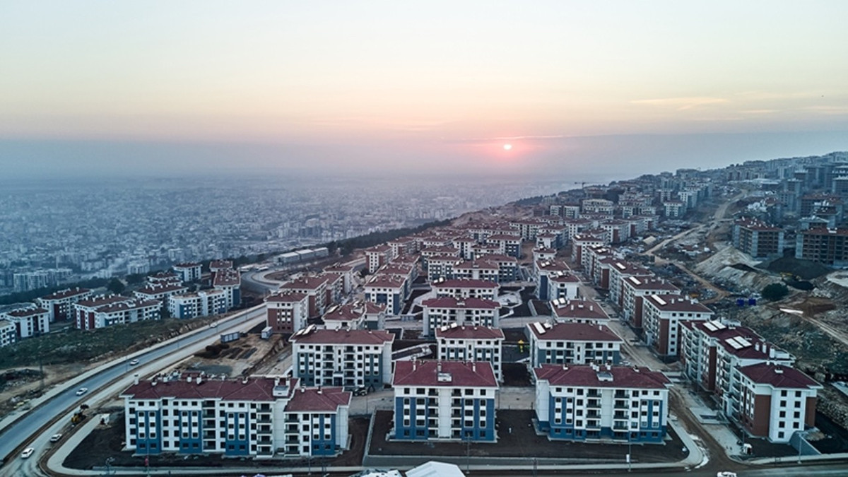 Deprem bölgesine 3,6 trilyonluk ekonomik destek: Ticari hayat yeniden ayağa kalkıyor