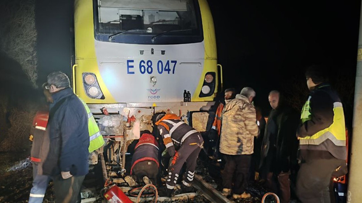 Balıkesir'de tren raydan çıktı