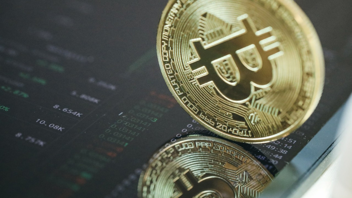 Sert satış sonrası toparlanma: Bitcoin'de gözler 75 bin seviyesinde