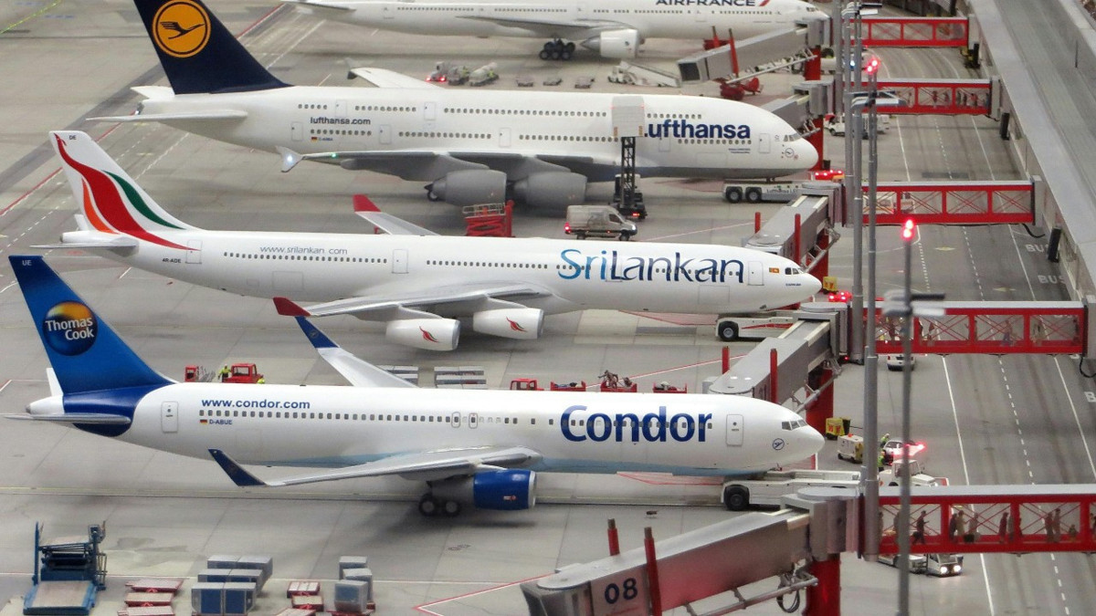 Trump'ın petrol ambargosu bir ülkeyi felç etti: Uçaklar ikmal yapamıyor