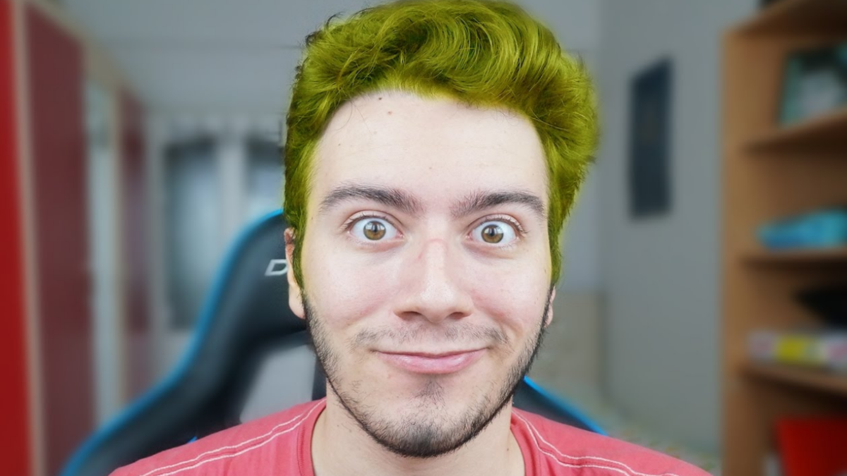 Enes Batur gözaltına mı alındı, neden gözaltına alındı? Enes Batur kimdir?